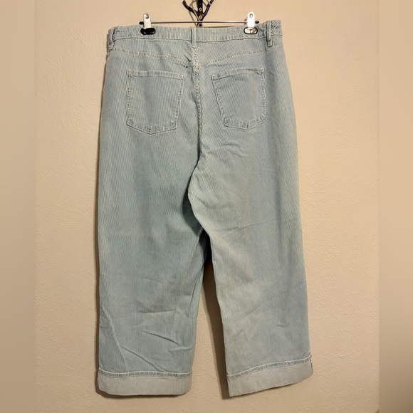 High Rise Striped Jeans - Picture 2 of 5